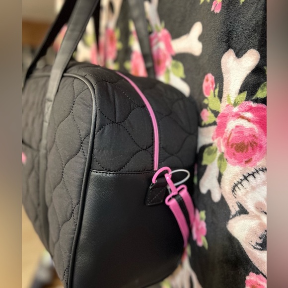🩷🖤NWT-Betsey Johnson Luv Betsey LBKRUSH
Weekender🩷🖤 - Picture 12 of 14